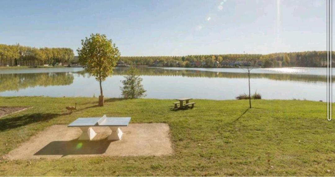 Appartement Au Calme Face Au Lac Marciac Kültér fotó